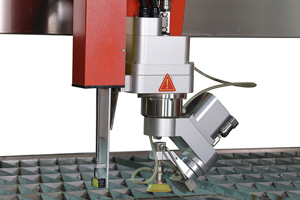 Как безопасно использовать станки для гидроабразивной резки