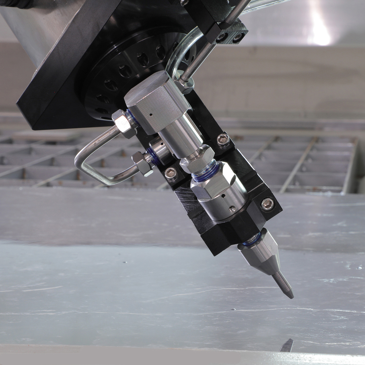 Прецизионная пятиосевая режущая головка переменного тока для гидроабразивной резки с ЧПУ для металлических и неметаллических материалов